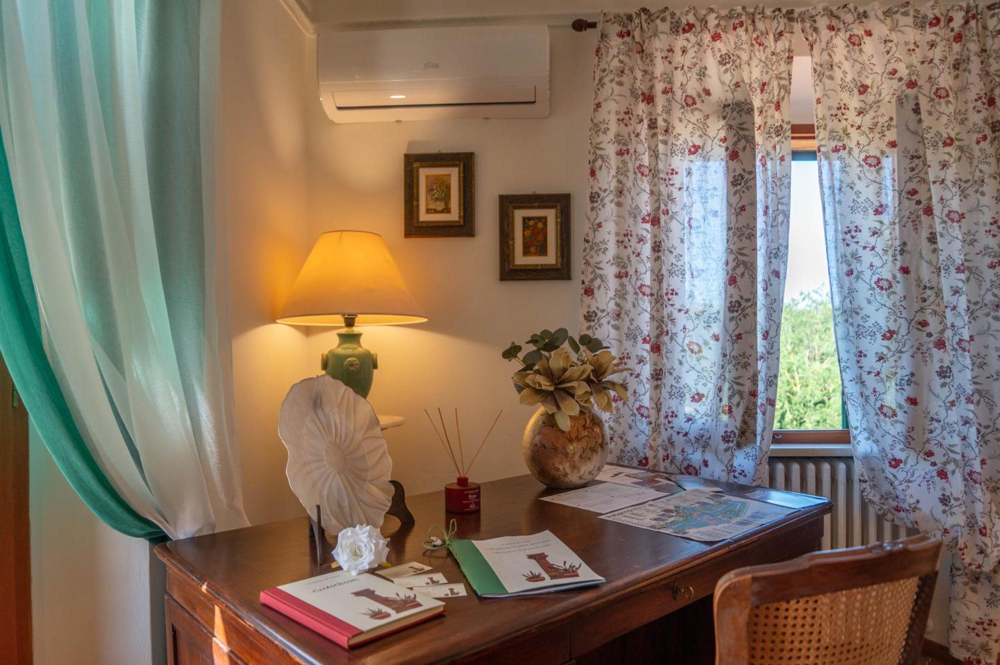 Appartement La Domus Di Marta à Volterra Extérieur photo